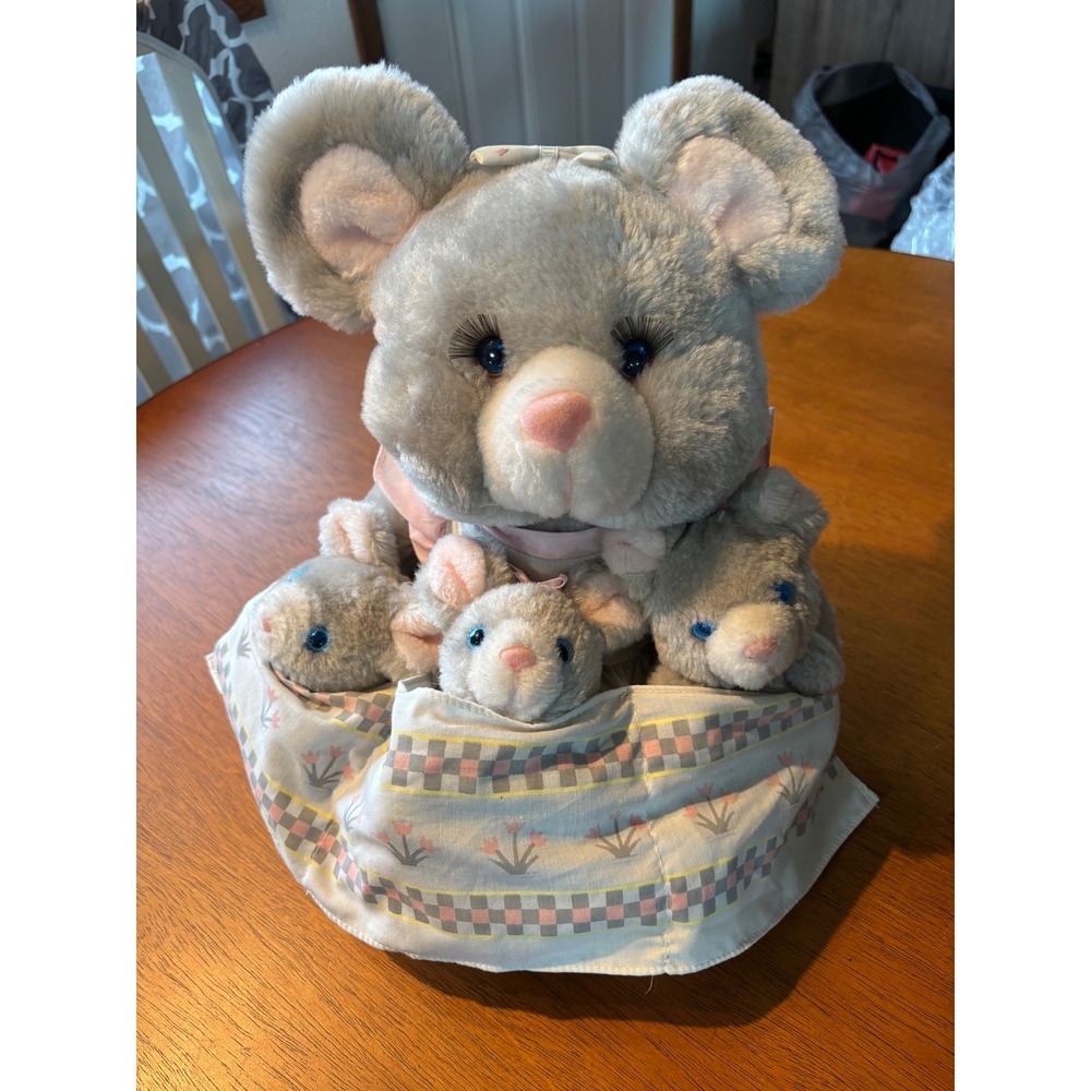 Vintage 1989 House of Lloyd Mama Mouse and 3 Babies Plush Set Gray 18-097